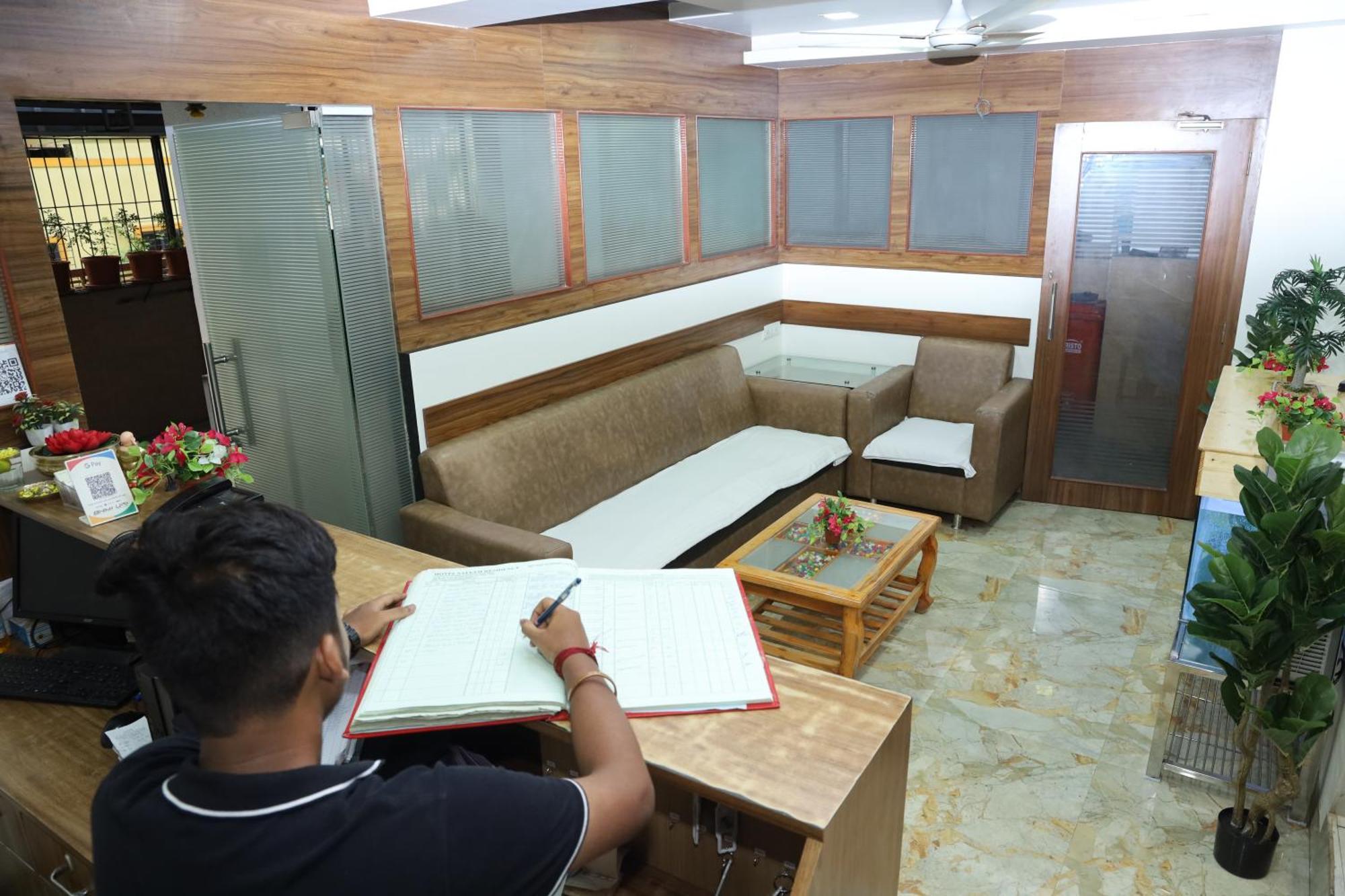 Hotel Satyam Residency Navi Mumbai Eksteriør billede