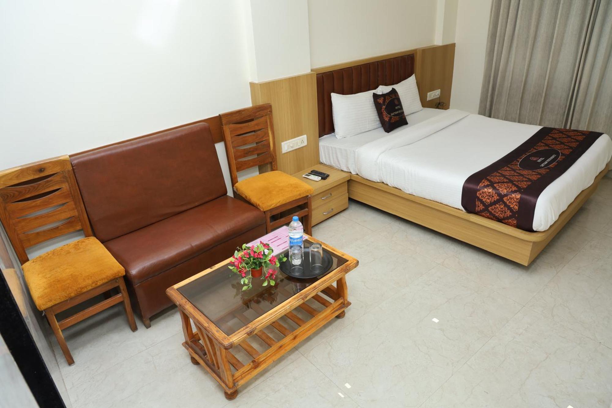 Hotel Satyam Residency Navi Mumbai Eksteriør billede