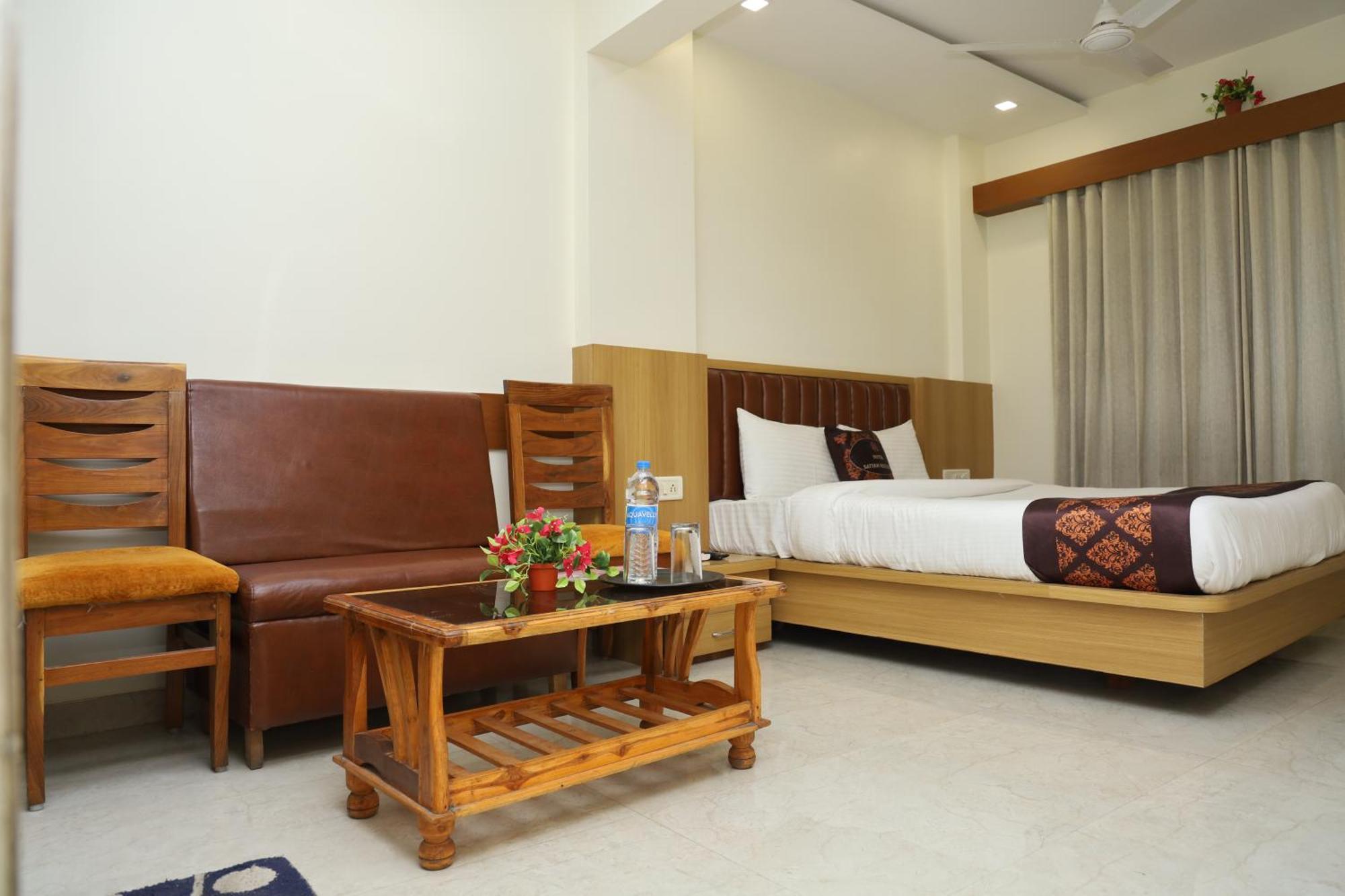 Hotel Satyam Residency Navi Mumbai Eksteriør billede