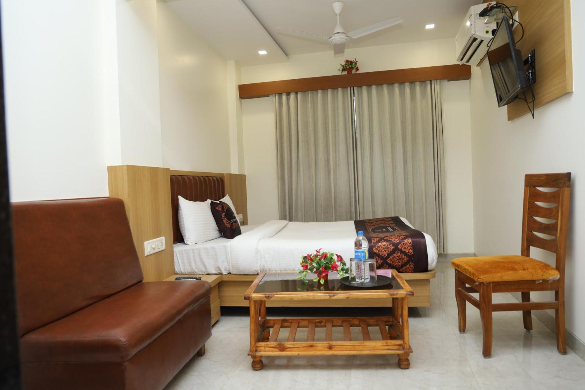 Hotel Satyam Residency Navi Mumbai Eksteriør billede