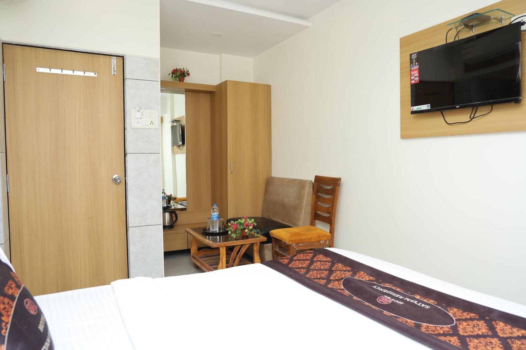 Hotel Satyam Residency Navi Mumbai Eksteriør billede